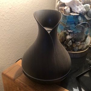 2 Essential oil diffusers